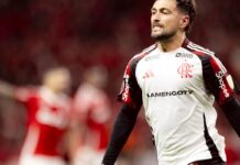 Flamengo volta a derrotar o Internacional e avança na Libertadores Flamengo volta a derrotar o Internacional e avança na Libertadores