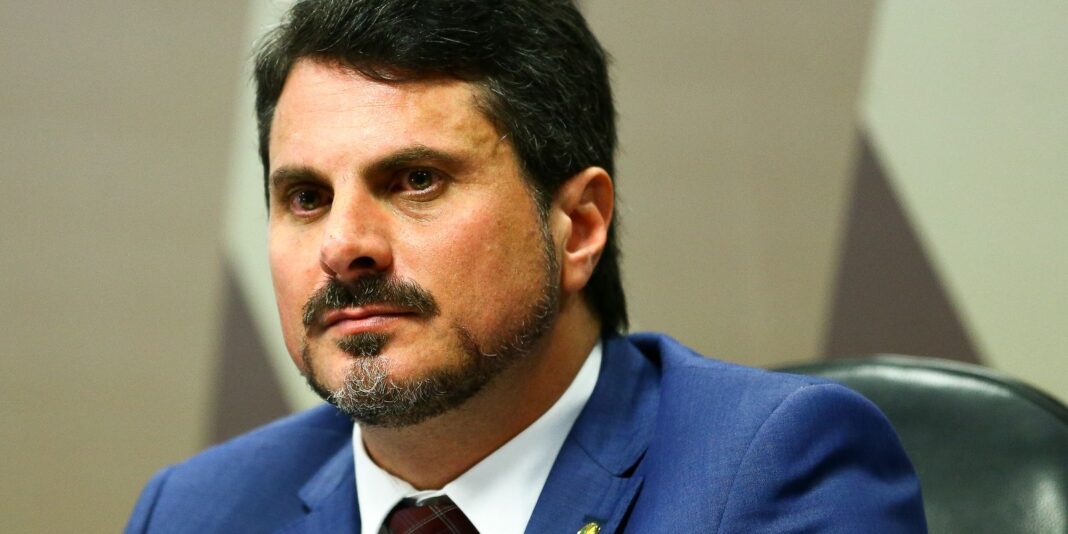 Moraes suspende uso de tornozeleira pelo senador Marcos do Val Moraes suspende uso de tornozeleira pelo senador Marcos do Val