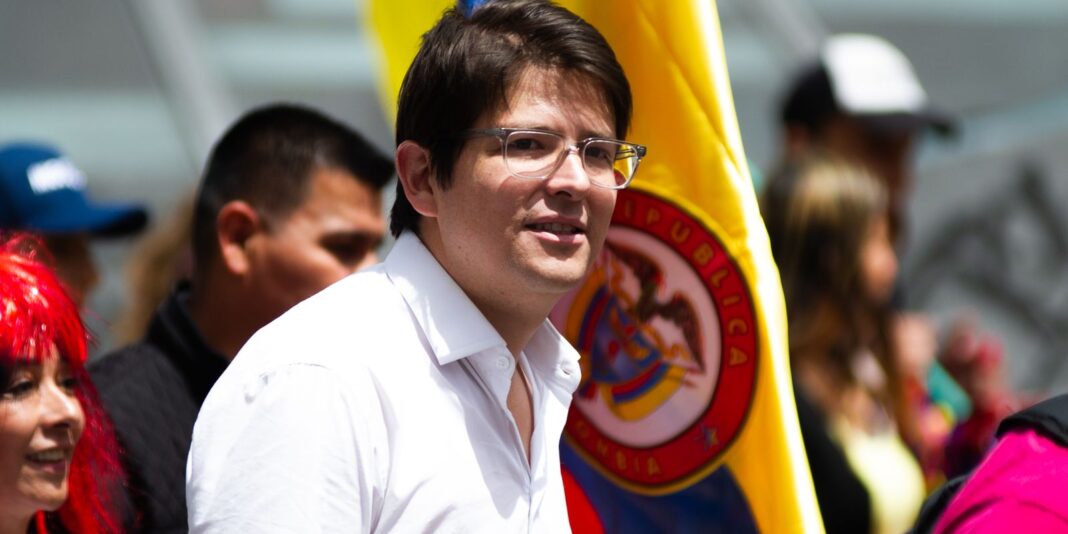 Morre Miguel Uribe, pré-candidato à presidência da Colômbia Morre Miguel Uribe, pré-candidato à presidência da Colômbia