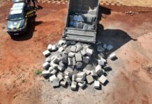 PRF apreende mais de 6 toneladas de maconha em Dourados/MS — Polícia Rodoviária Federal PRF apreende mais de 6 toneladas de maconha em Dourados (MS)