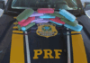 PRF em Rondônia apreende aproximadamente 16 kg de cocaína em carro batido — Polícia Rodoviária Federal Droga apreendida dentro de veículo em cegonha.png