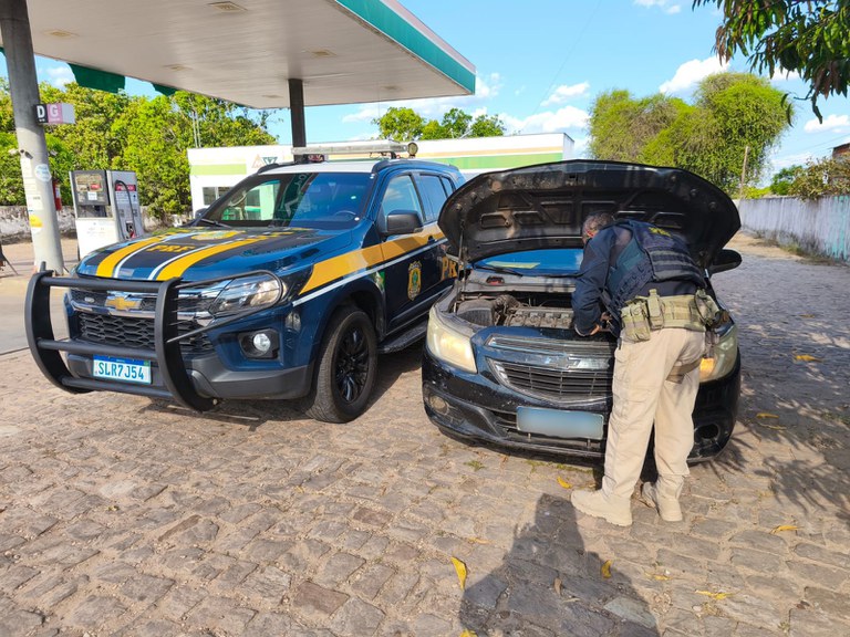 PRF recupera veículo roubado com sinais adulterados em Teresina (PI) PRF recupera veículo roubado com sinais adulterados em Teresina (PI) — Polícia Rodoviária Federal