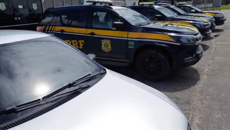 Suspeito de roubar carro com medicamentos em Gravatá é detido Suspeito de roubar carro com medicamentos em Gravatá é detido pela PRF no Recife