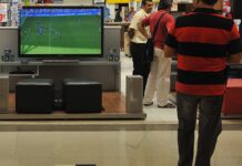 Vendas no comércio recuam 0,1% em junho, 3º mês seguido de queda Vendas no comércio recuam 0,1% em junho, 3º mês seguido de queda