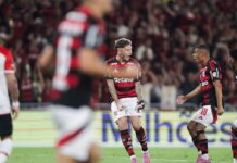 Com direito a gol relâmpago, Flamengo derrota Estudiantes no Maracanã Com direito a gol relâmpago, Flamengo derrota Estudiantes no Maracanã
