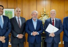 Fachin e Moraes convidam Lula para posse no STF Fachin e Moraes convidam Lula para posse no STF