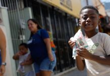 Fé e alegria marcam o dia de Cosme e Damião no Rio de Janeiro Fé e alegria marcam o dia de Cosme e Damião no Rio de Janeiro