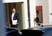 Fux vota por suspender todo processo sobre golpe contra Ramagem Fux vota por suspender todo processo sobre golpe contra Ramagem