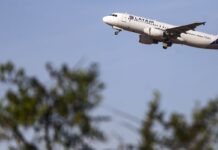 Latam anuncia compra de 24 aviões da Embraer Latam anuncia compra de 24 aviões da Embraer