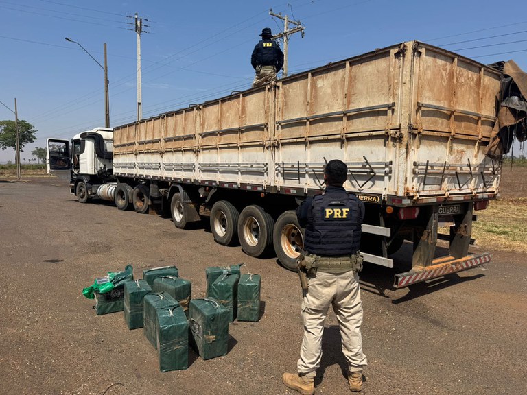 PRF 329 kg de cocaína em Paranaíba (MS) — Polícia PRF 329 kg de cocaína em Paranaíba (MS).jpg