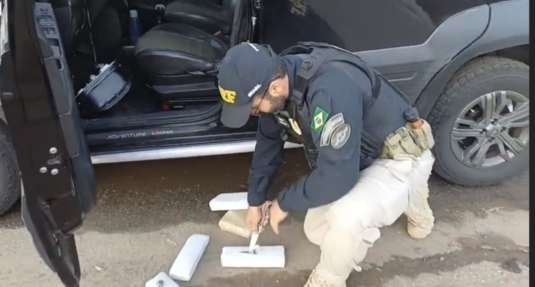 PRF apreende Cloridrato de Cocaína, Maconha, Skunk e Crack em Drogas Rio Casca Agosto 25.jpg