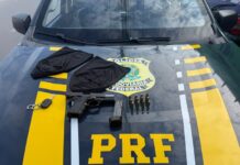 PRF detém homem com carro roubado, pistola e toucas balaclava no Recife — Polícia Rodoviária Federal PRF detém homem com carro roubado, pistola e toucas balaclava no Recife