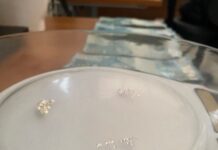 PRF em Rondônia apreende mais de 70 diamantes e milhares de reais na capital do estado — Polícia Rodoviária Federal diamantes.jpeg