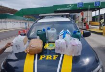 PRF flagra dupla com 1.000 pinos de Cocaína e 30 litros de Lança Perfume na BR 116 em Leopoldina (MG) — Polícia Rodoviária Federal Cocaína e lança Perfume Leopoldina.jpg