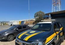 PRF recupera na BR 381 em Itapeva (MG) Fiat Strada com ocorrência de furto / roubo no estado de SP — Polícia Rodoviária Federal Fiat Strada recuperada Itapeva.jpg