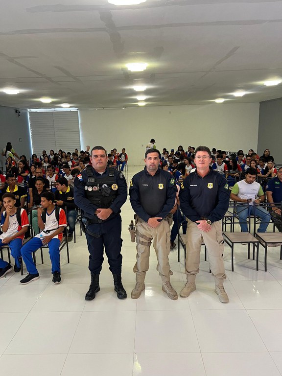 PRF/AL participa de palestra educativa sobre segurança viária em Colônia da7a9302-0051-47ff-b4bf-3d6cda3be12d.jfif