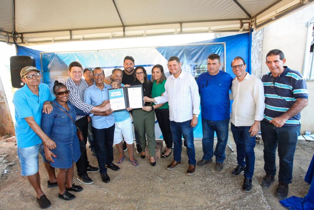 Santo Antônio de Jesus realizou assinatura de novas ordens de Santo Antônio de Jesus realizou assinatura de novas ordens de serviço para pavimentação no Sales e Cunha – Prefeitura de Santo Antônio de Jesus - BA