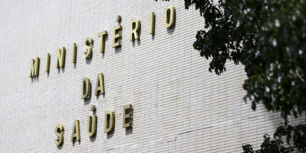Brasil tem 14 casos confirmados de ingestão de metanol Brasil tem 14 casos confirmados de ingestão de metanol