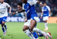 Cruzeiro vence e permanece na cola dos líderes do Brasileiro Cruzeiro vence e permanece na cola dos líderes do Brasileiro
