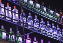 Fiscalização apreende mais de 7 mil garrafas de bebidas em São Paulo Fiscalização apreende mais de 7 mil garrafas de bebidas em São Paulo