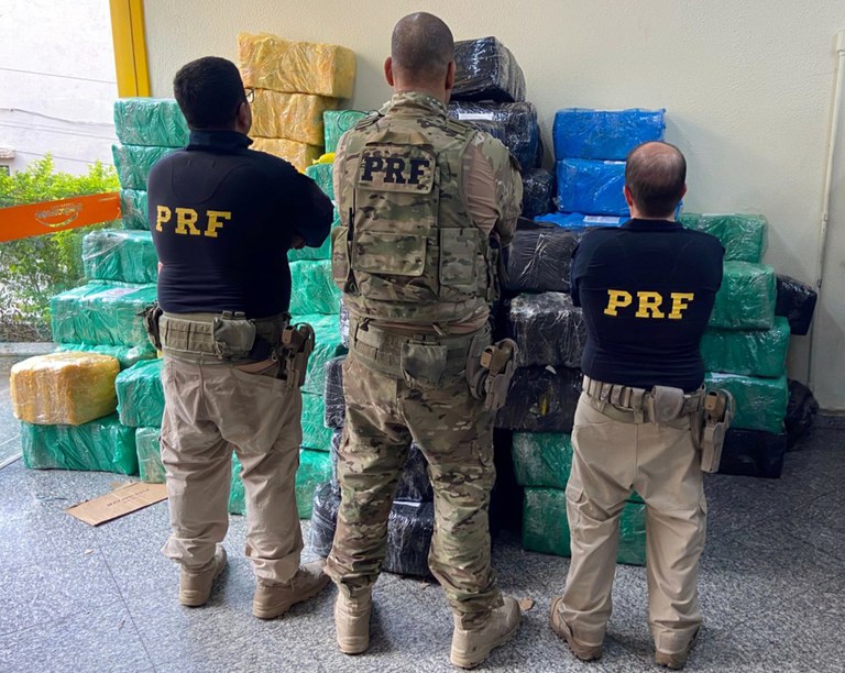 PRF inicia Operação Atena e apreende cerca de três toneladas IMG-20251030-WA0106.jpg
