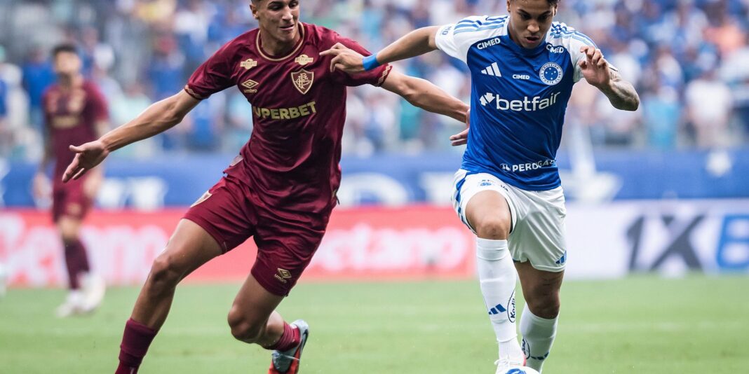 Cruzeiro empata com Flu e perde chance de colocar pressão Cruzeiro empata com Flu e perde chance de colocar pressão nos líderes