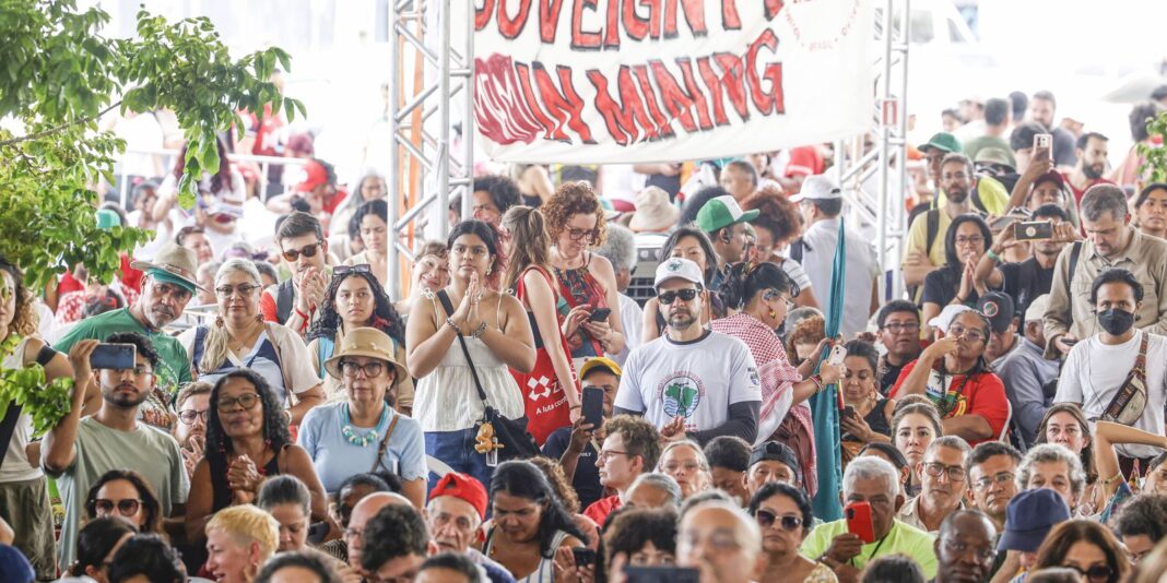 Cúpula dos Povos repudia falsas soluções e critica modelo capitalista Cúpula dos Povos repudia falsas soluções e critica modelo capitalista
