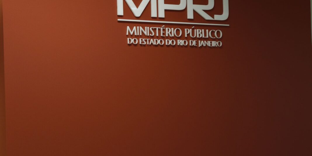 MP do Rio pede afastamento de gestores do Rioprevidência MP do Rio pede afastamento de gestores do Rioprevidência