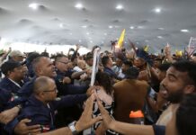 Manifestantes confrontam segurança para entrar em zona restrita Agência Brasil Manifestantes confrontam segurança para entrar em zona restrita Agência Brasil