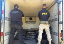 PRF e PF apreendem mais de uma tonelada de maconha após perseguição em Londrina (PR) — Polícia Rodoviária Federal maconha 77 PRF PF