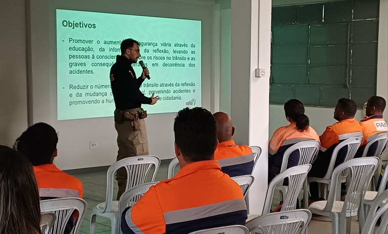PRF realiza ação de educação para o trânsito no Sul IMG-20251117-WA0038.jpg