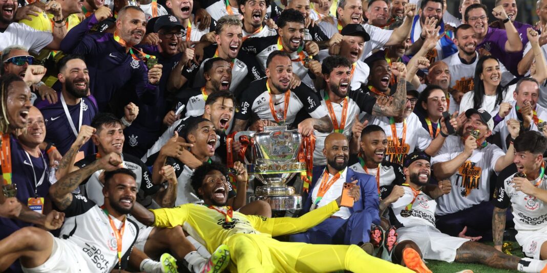 Corinthians vence Vasco e conquista tetracampeonato da Copa do Brasil Corinthians vence Vasco e conquista tetracampeonato da Copa do Brasil