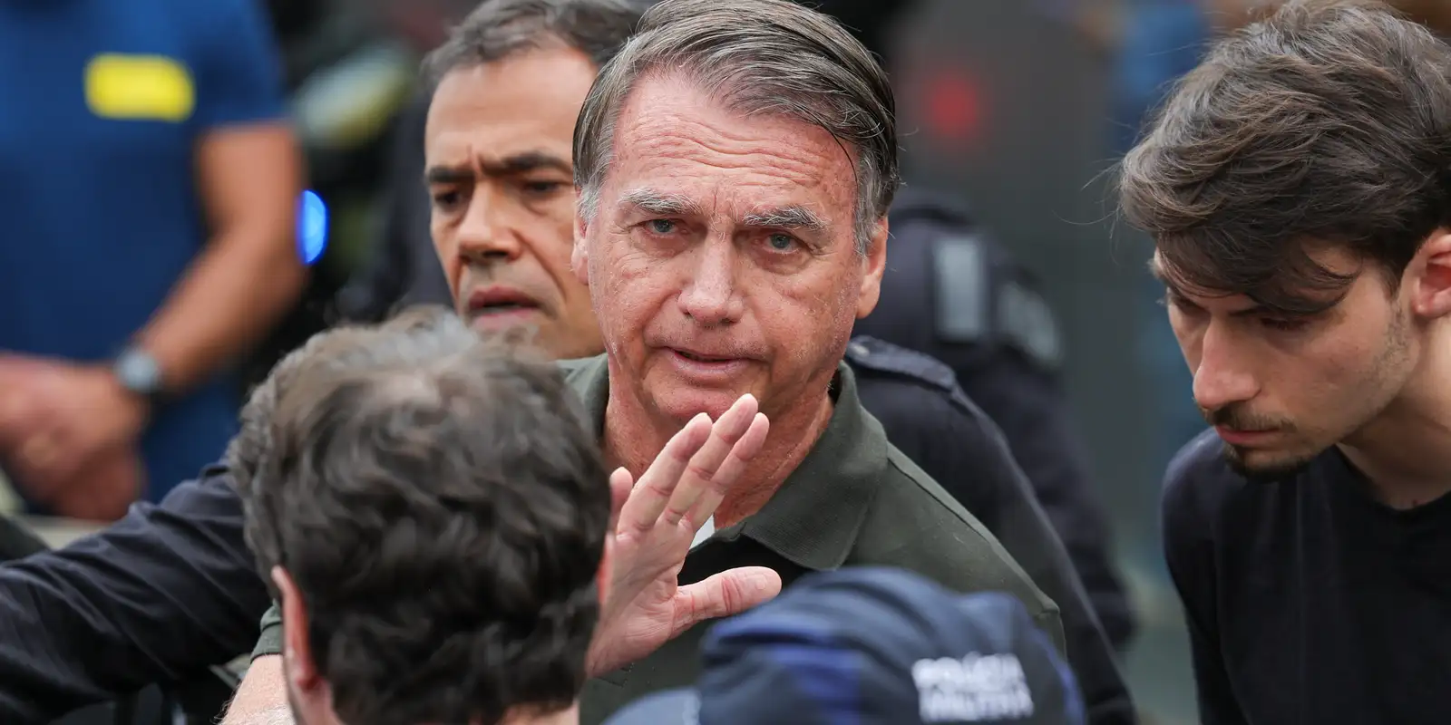 Defesa de Bolsonaro apresenta novo pedido de domiciliar ao STF Defesa de Bolsonaro apresenta novo pedido de domiciliar ao STF