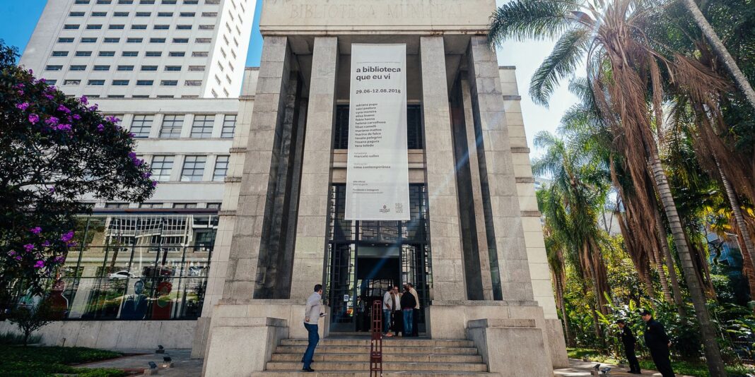 Gravuras são roubadas de exposição em biblioteca em São Paulo Gravuras são roubadas de exposição em biblioteca em São Paulo