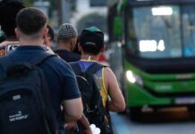 Passagem dos ônibus urbanos do Rio vai subir para R$ 5 no domingo Passagem dos ônibus urbanos do Rio vai subir para R$ 5 no domingo
