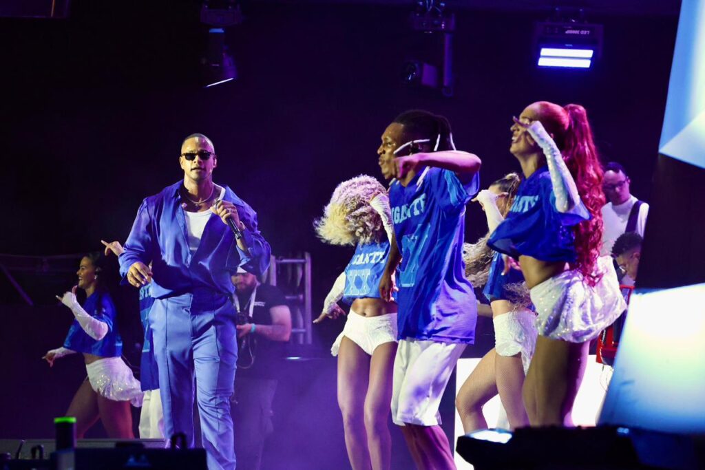 Segunda atração da noite no Festival Virada Salvador, Léo Santana Segunda atração da noite no Festival Virada Salvador, Léo Santana relembra hits da carreira em show nostálgico – Secretaria de Comunicação