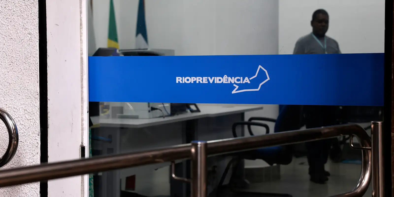 Cláudio Castro exonera presidente da Rioprovidência Cláudio Castro exonera presidente da Rioprovidência