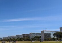 Governo bloqueia R$ 1,2 bilhão do Executivo e R$ 334 milhões de emendas Governo bloqueia R$ 1,2 bilhão do Executivo e R$ 334 milhões de emendas