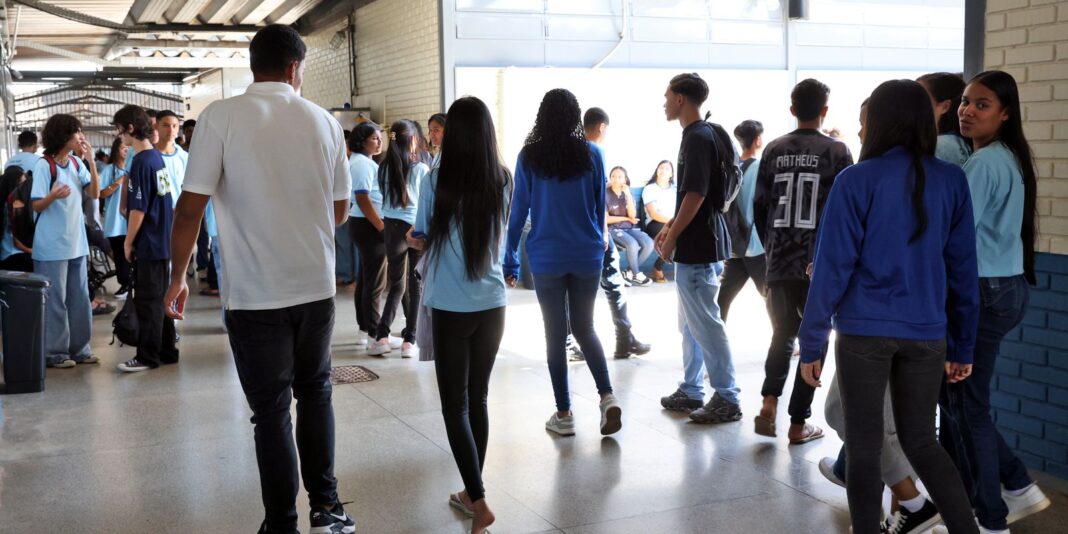 Pé-de-Meia: beneficiários nascidos em novembro e dezembro recebem hoje Pé-de-Meia: beneficiários nascidos em novembro e dezembro recebem hoje