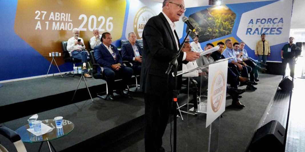 Alckmin anuncia R$ 10 bilhões para modernização de máquinas agrícolas Alckmin anuncia R$ 10 bilhões para modernização de máquinas agrícolas