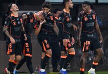 Corinthians derrota Platense na Libertadores na estreia de Diniz Corinthians derrota Platense na Libertadores na estreia de Diniz