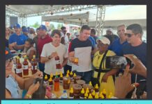 Ditinho Lemos e Paulo Câmara recebem calorosa receptividade popular, durante manhã de domingo, 05, na Feira de Caxixis, em Nazaré