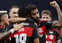 Flamengo reage e vence Santos de virada por 3 a 1 no Brasileirão Flamengo reage e vence Santos de virada por 3 a 1 no Brasileirão