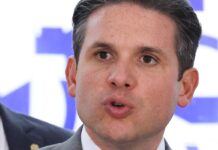 Motta diz que fim da escala 6×1 será debatida por meio de PEC Motta diz que fim da escala 6x1 será debatida por meio de PEC