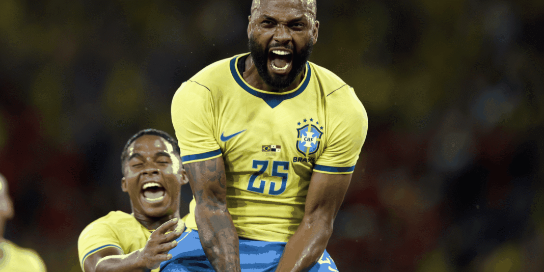 Ancelotti escala 2 times e seleção se despede com goleada Ancelotti escala 2 times e seleção se despede com goleada sobre Panamá