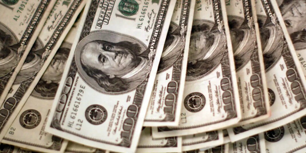 Dólar sobe para R$ 5,18 e atinge maior valor desde Dólar sobe para R$ 5,18 e atinge maior valor desde fim de março