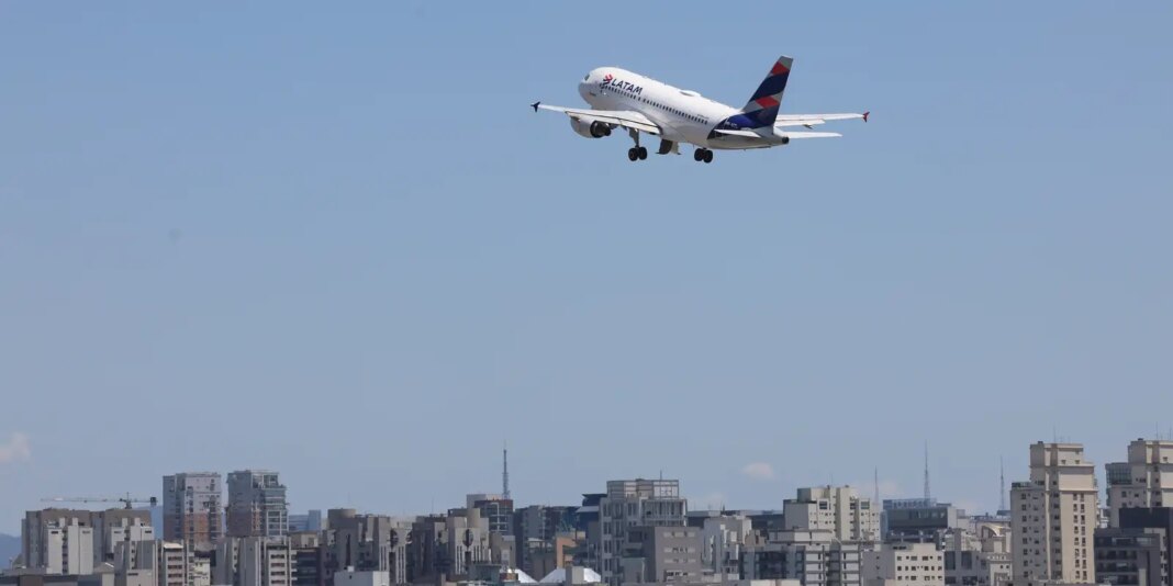 Petrobras reduz preço do querosene de aviação em 14,2% Petrobras reduz preço do querosene de aviação em 14,2%