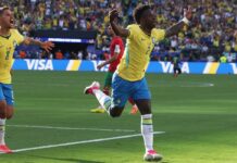 Raphinha, Vini Jr. e Douglas Santos se destacam nos números da estreia Raphinha, Vini Jr. e Douglas Santos se destacam nos números da estreia