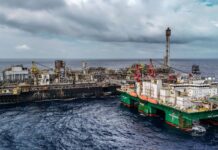 Imposto de 12% sobre exportação de petróleo é estendido por 60 dias Imposto de 12% sobre exportação de petróleo é estendido por 60 dias