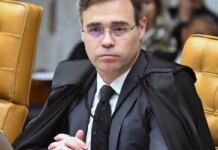 Mendonça autoriza PF a investigar repasses para filme sobre Bolsonaro Mendonça autoriza PF a investigar repasses para filme sobre Bolsonaro